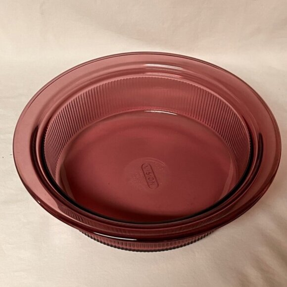 Pyrex Visions Cranberry 2.5 Qt Round Casserole V-33-B with Lid V-33-C - Picture 3 of 11